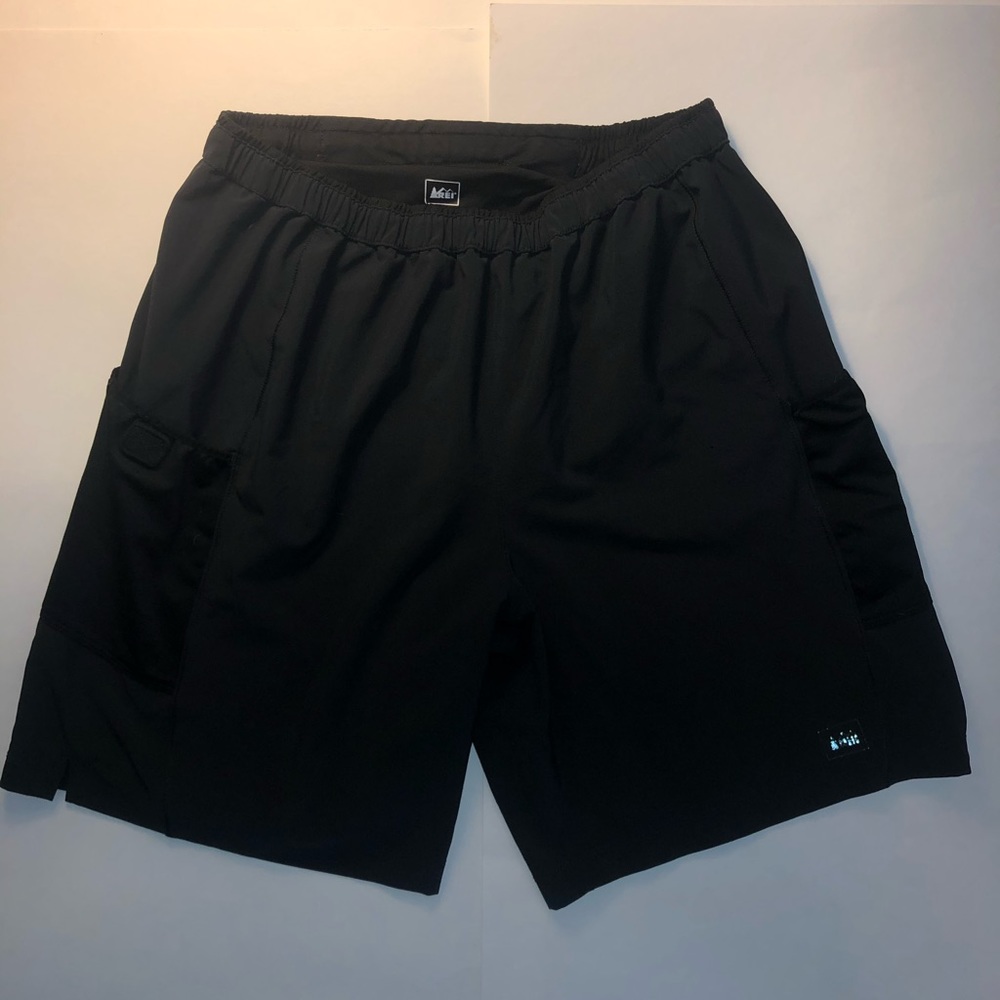 REI Men’s athletic/hiking shorts small